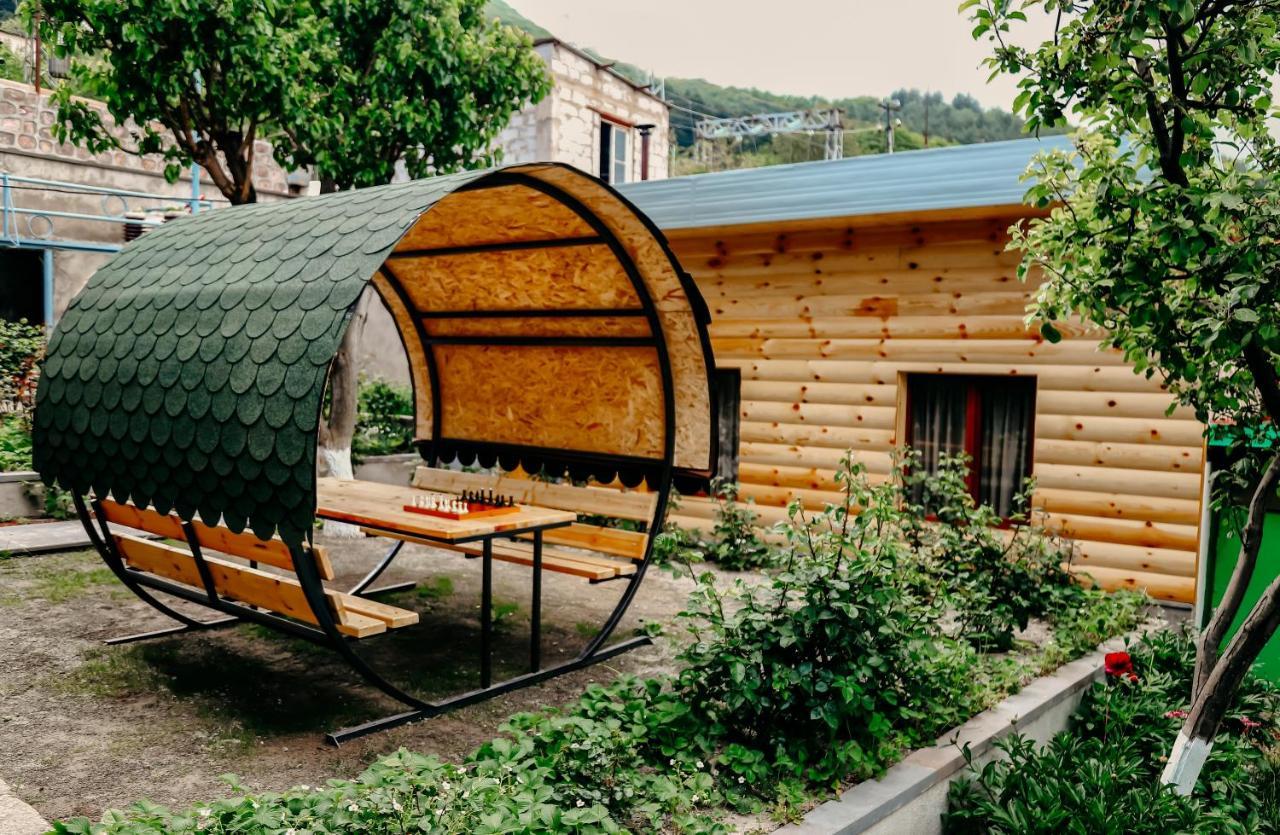 Hayi Tun Guest House Goris Exterior photo