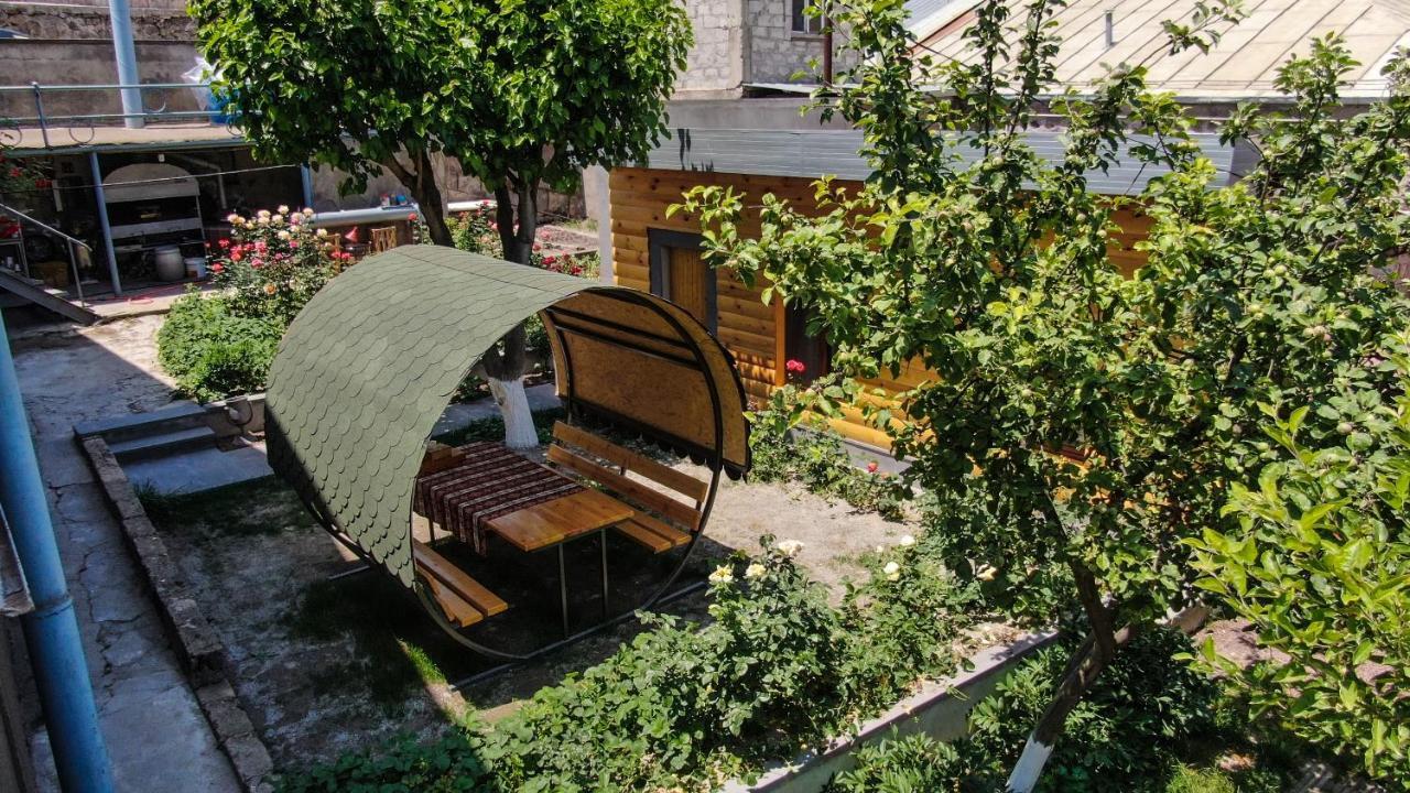 Hayi Tun Guest House Goris Exterior photo