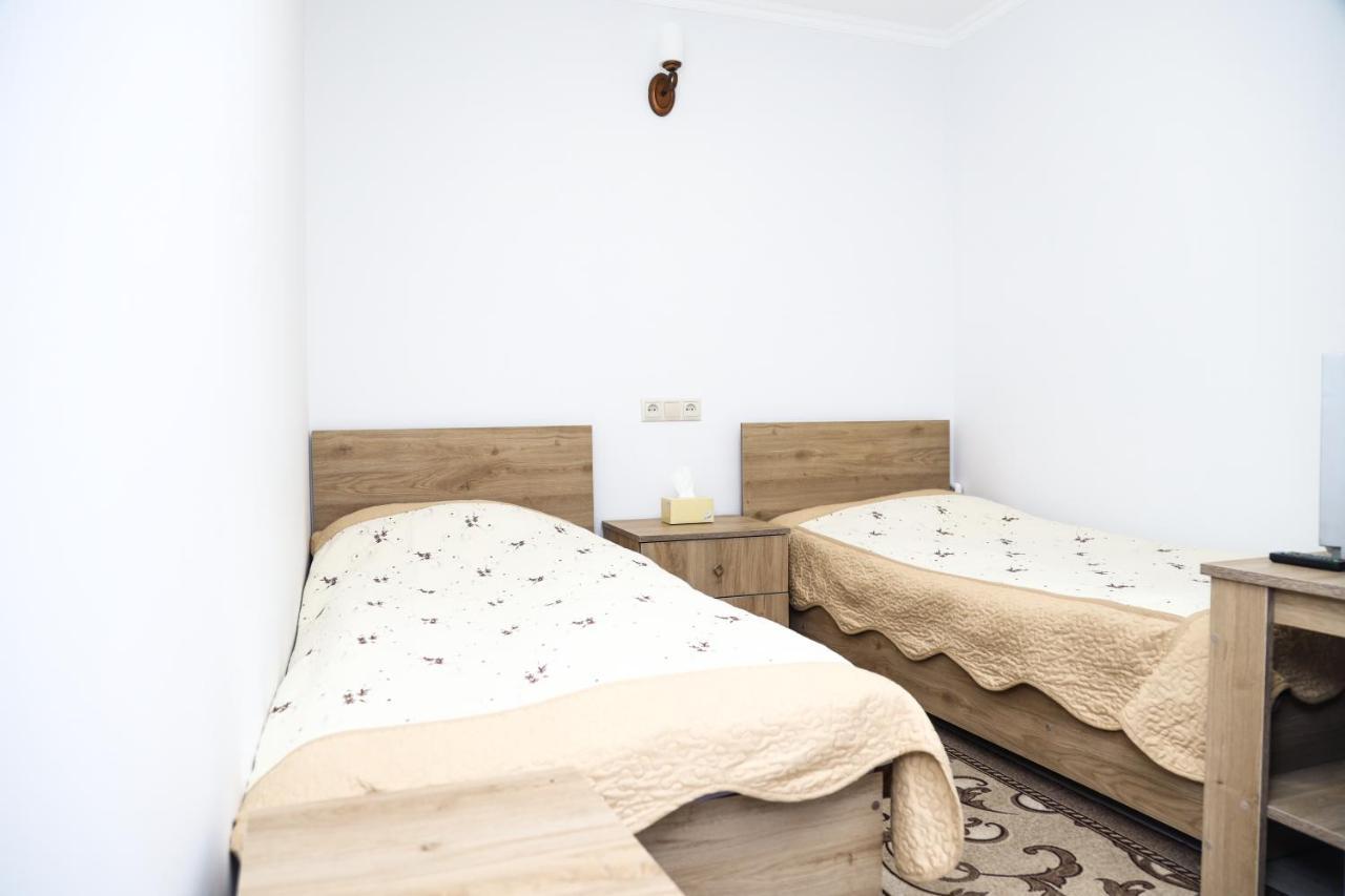 Hayi Tun Guest House Goris Exterior photo