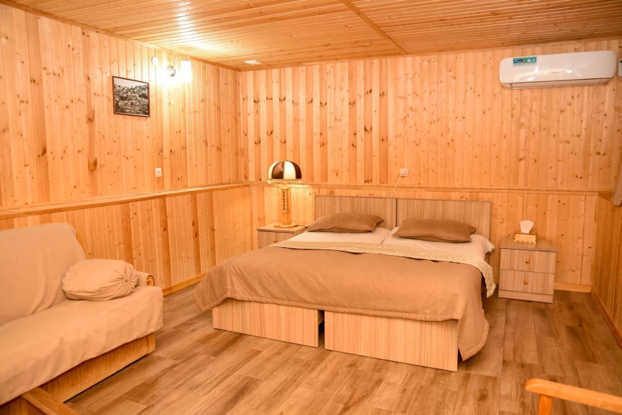 Hayi Tun Guest House Goris Exterior photo