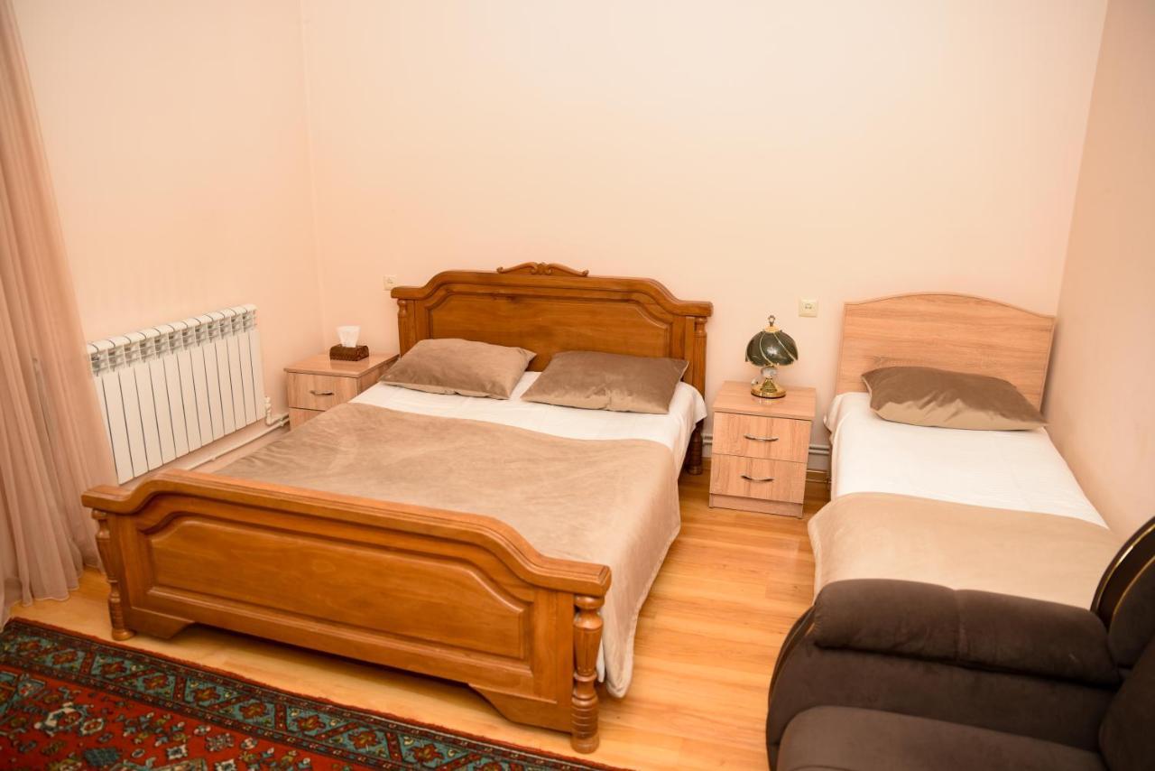 Hayi Tun Guest House Goris Exterior photo