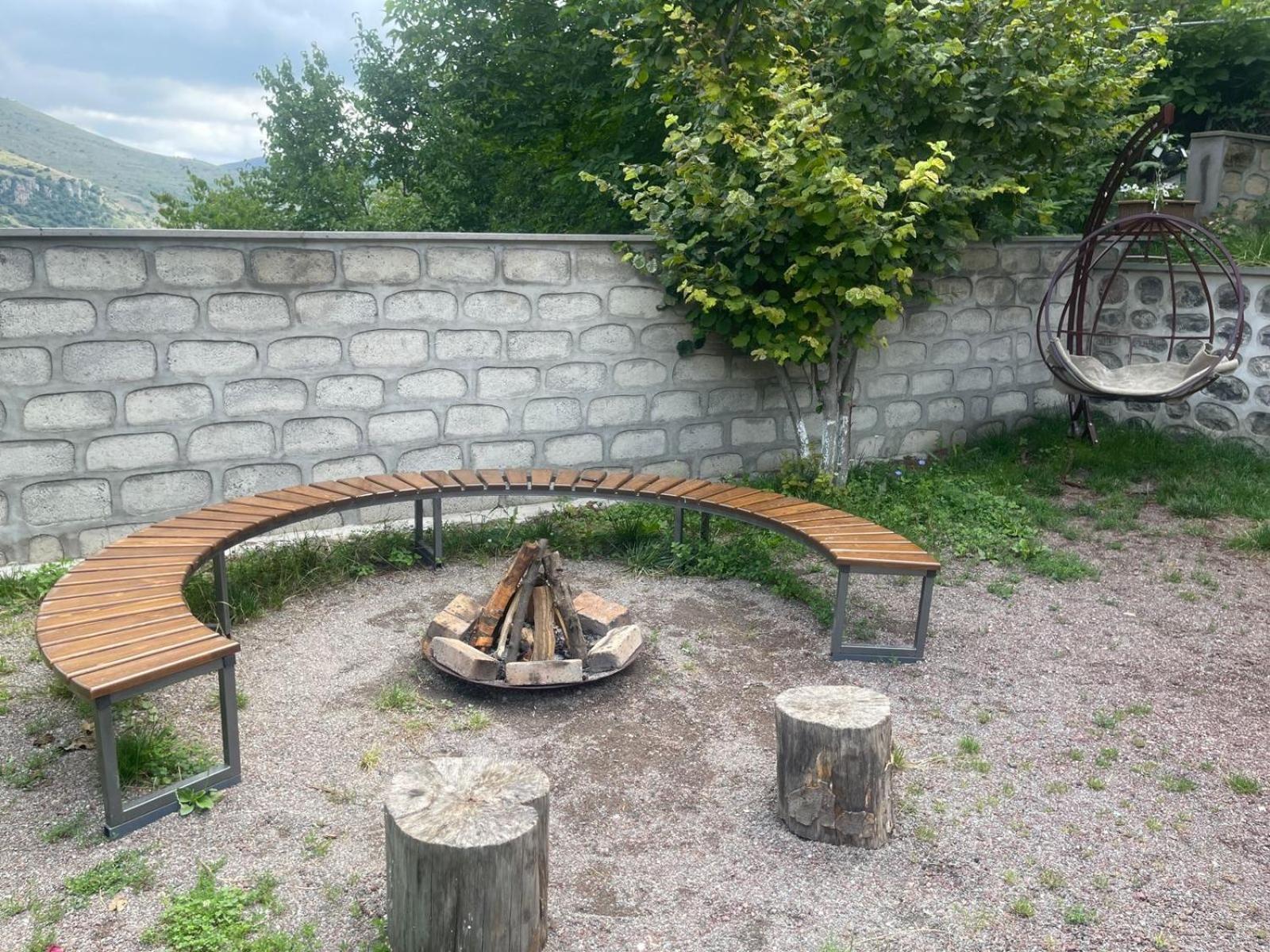 Hayi Tun Guest House Goris Exterior photo