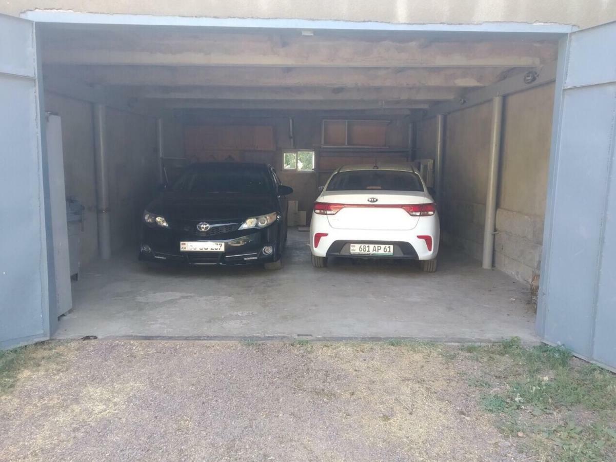 Hayi Tun Guest House Goris Exterior photo
